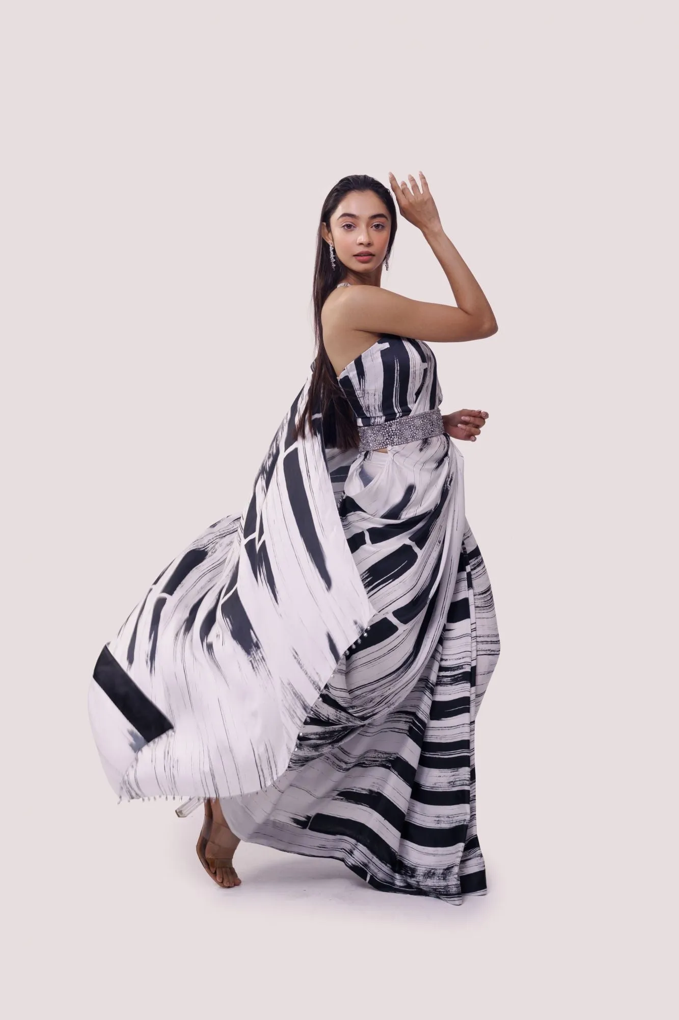 90Z7818-RO Black & White Stripe Printed Saree