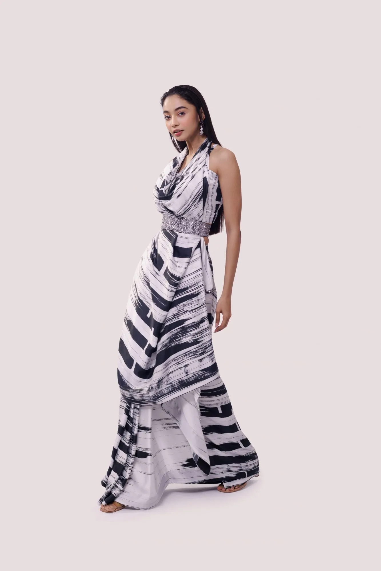 90Z7818-RO Black & White Stripe Printed Saree