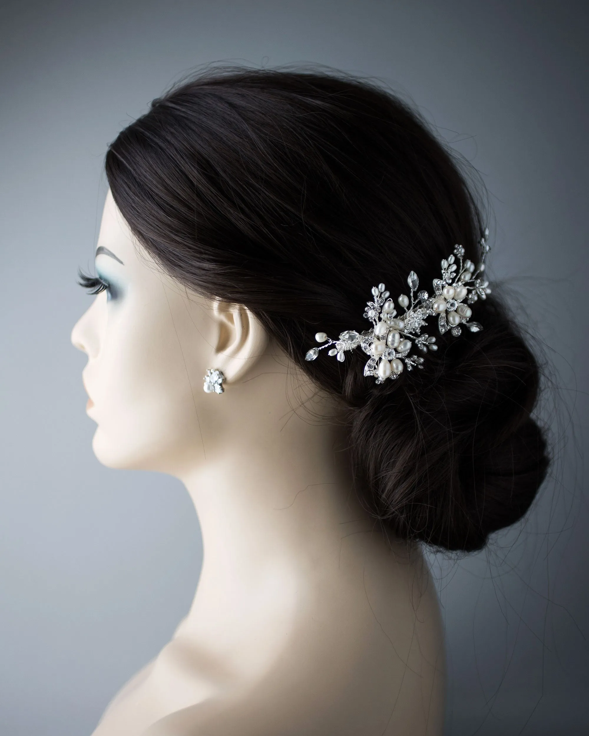 Bridal Hair Comb with Pearl Rhinestone Flowers