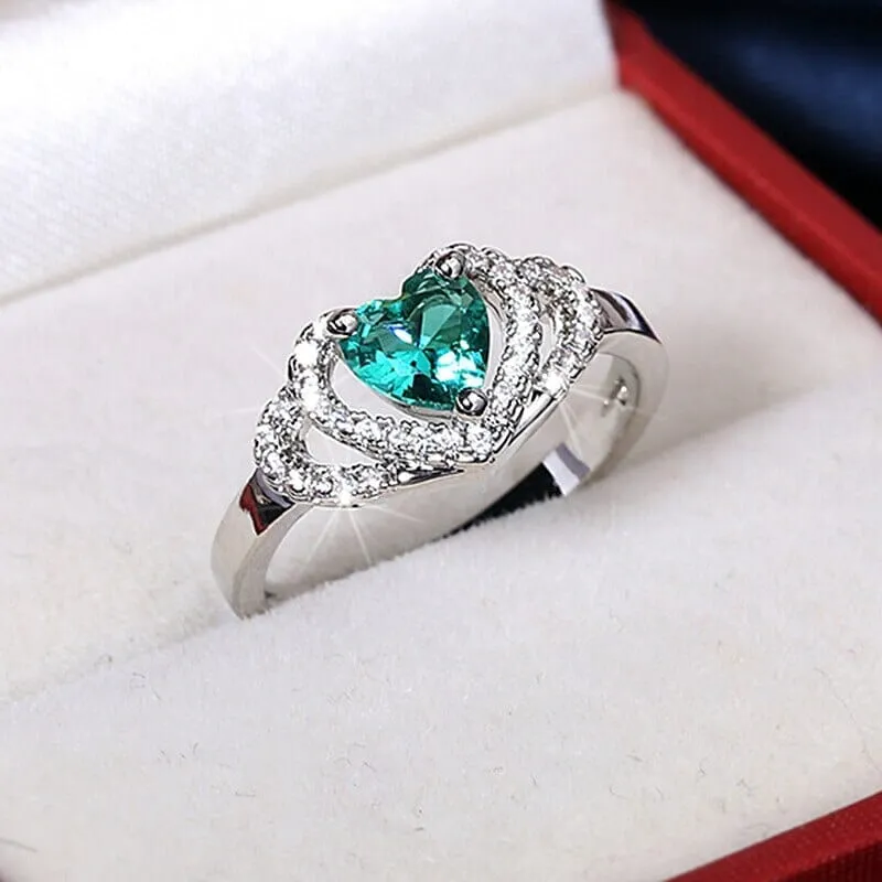 Creative Hand Holding Love Green Zircon Emerald Ring