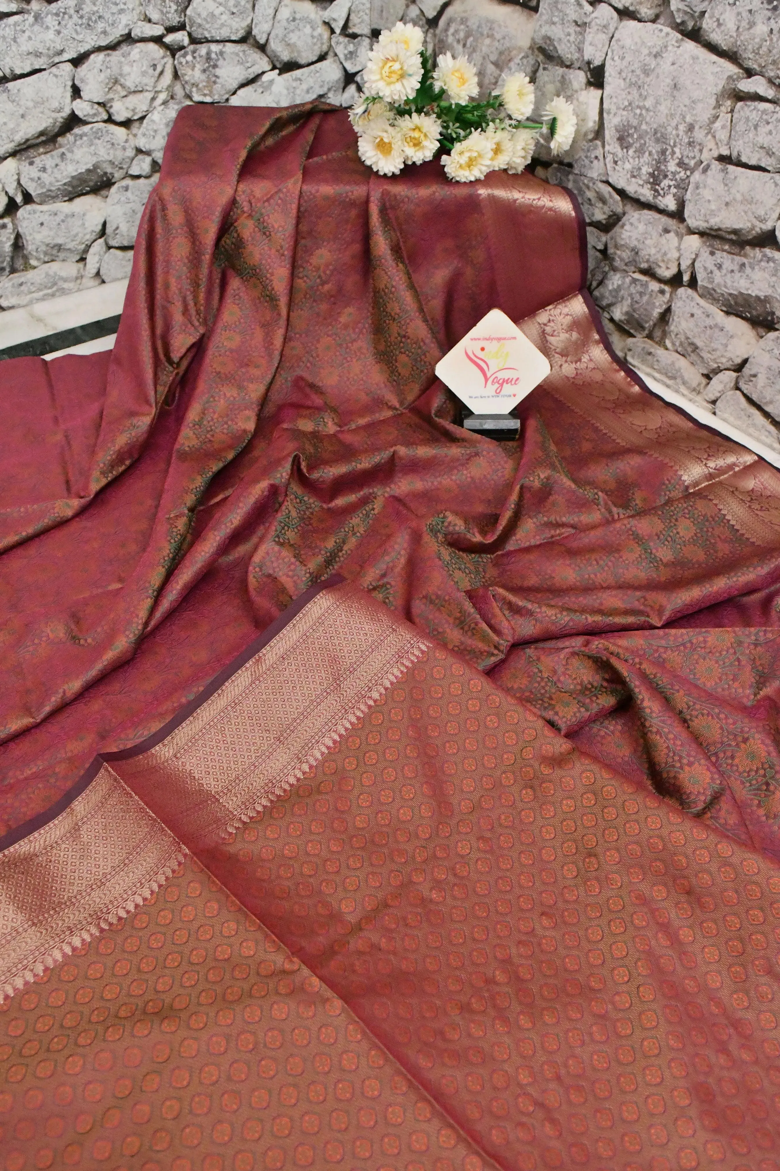 Dual Tone Magenta and Green Color Tanchoi Jamewar Saree