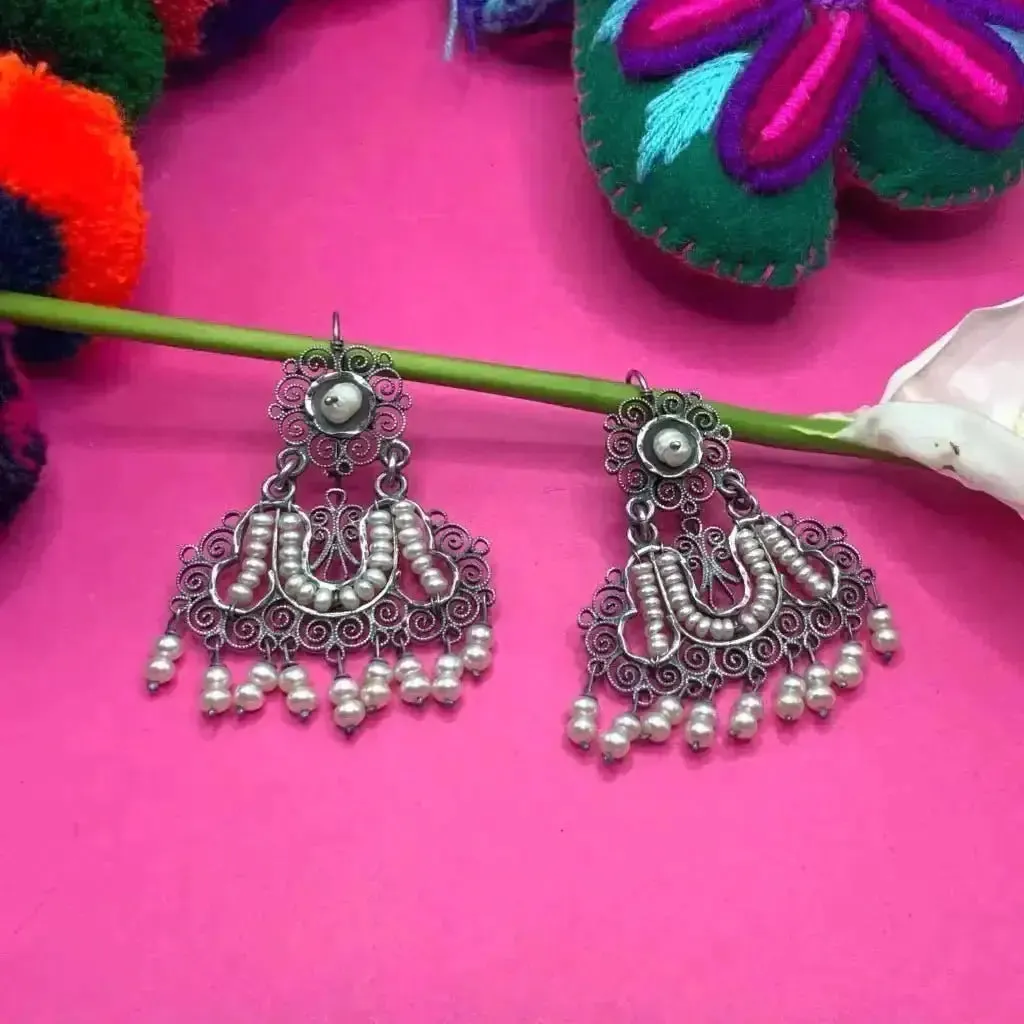 Oaxacan vintage Silver filigree earrings with pearls, circa 1960