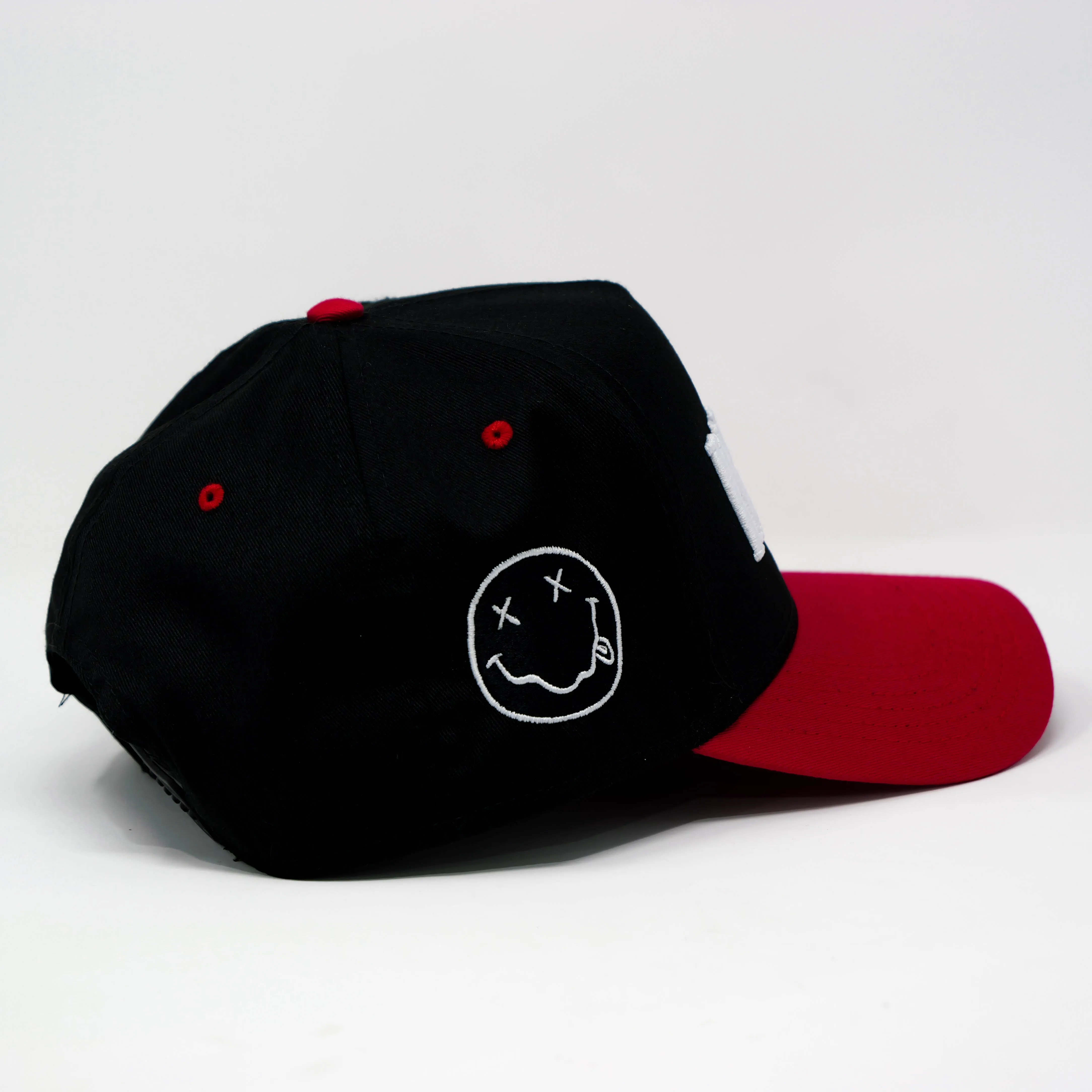 PARANOIA SNAPBACK HAT BLACK/RED