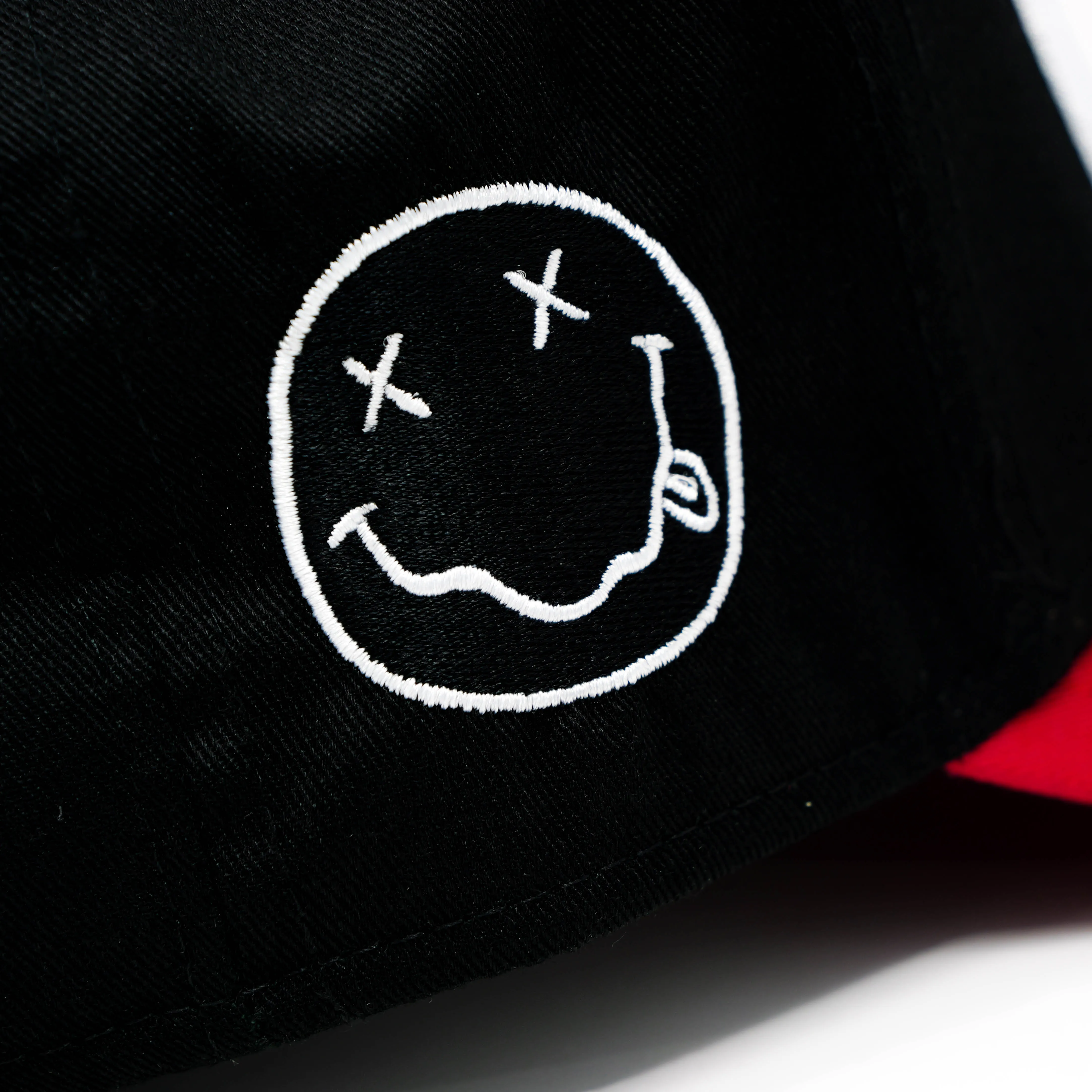 PARANOIA SNAPBACK HAT BLACK/RED