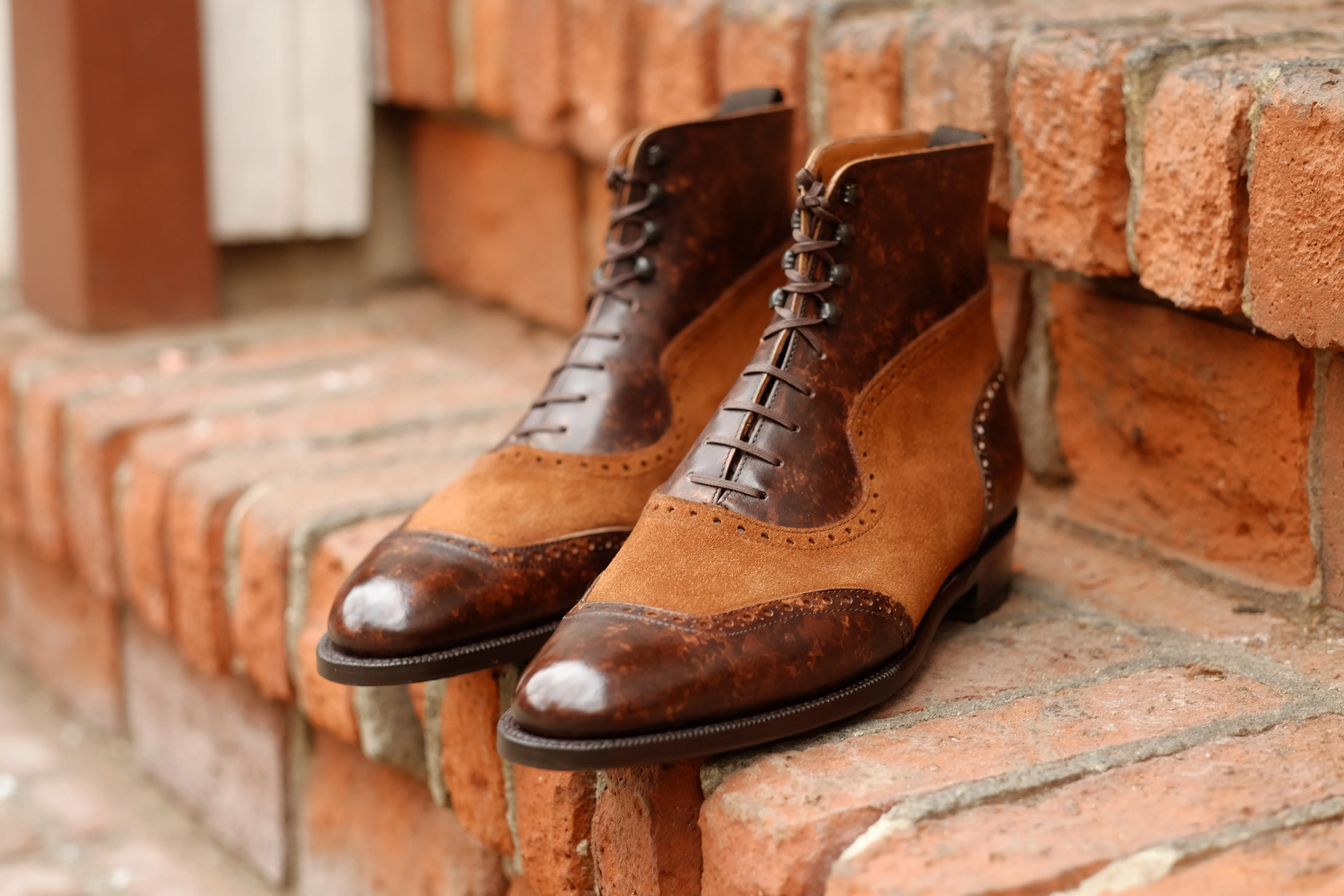 Pinehurst - Dark Brown Marble Patina / Snuff Suede