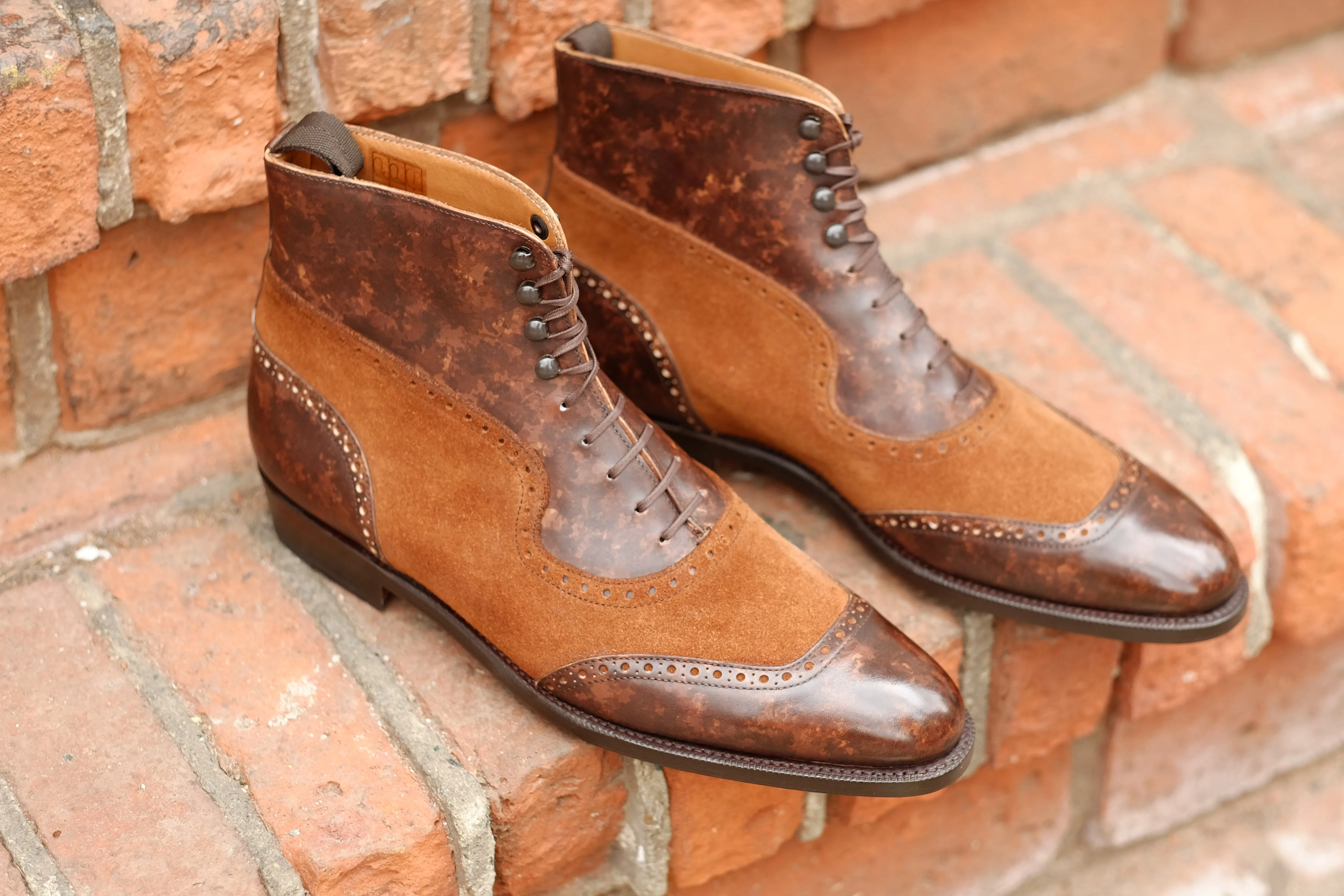 Pinehurst - Dark Brown Marble Patina / Snuff Suede