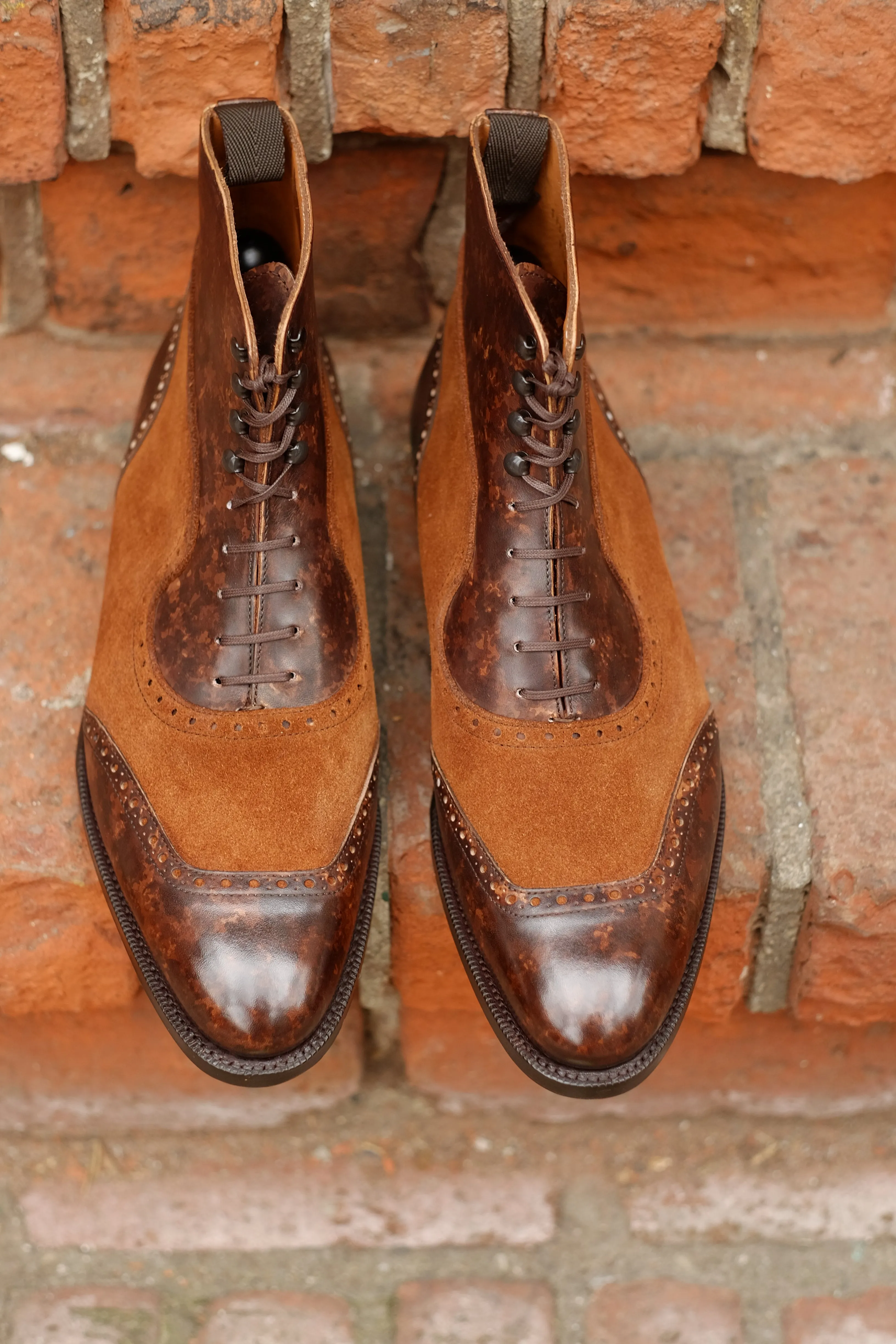 Pinehurst - Dark Brown Marble Patina / Snuff Suede