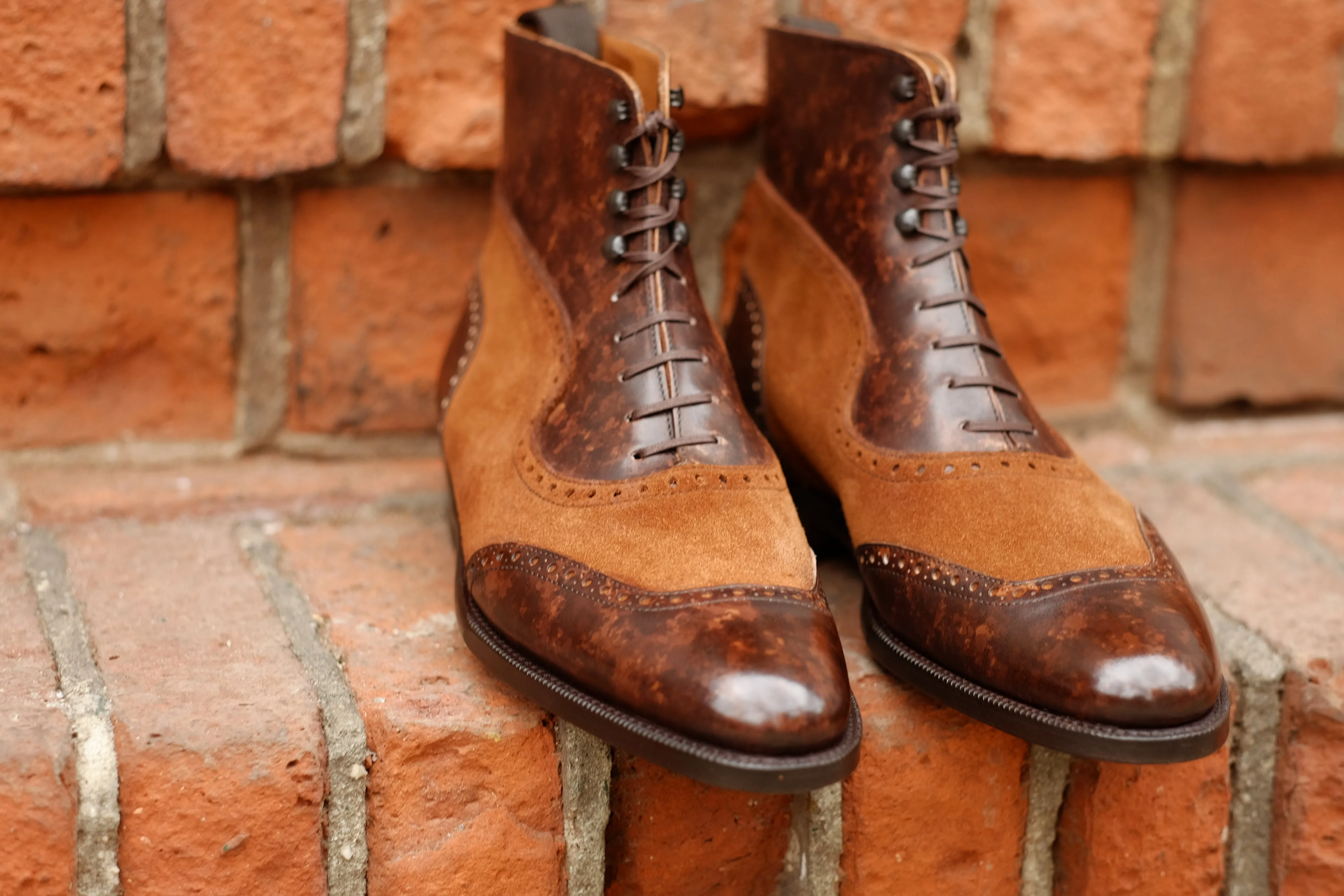 Pinehurst - Dark Brown Marble Patina / Snuff Suede