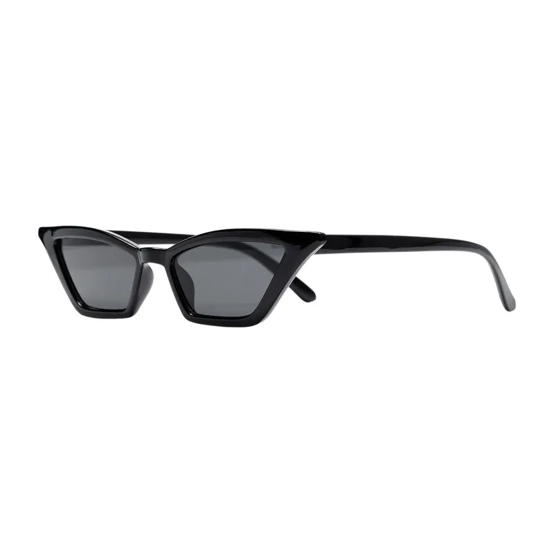 Prolific Cat Eye Sunglasses in Black