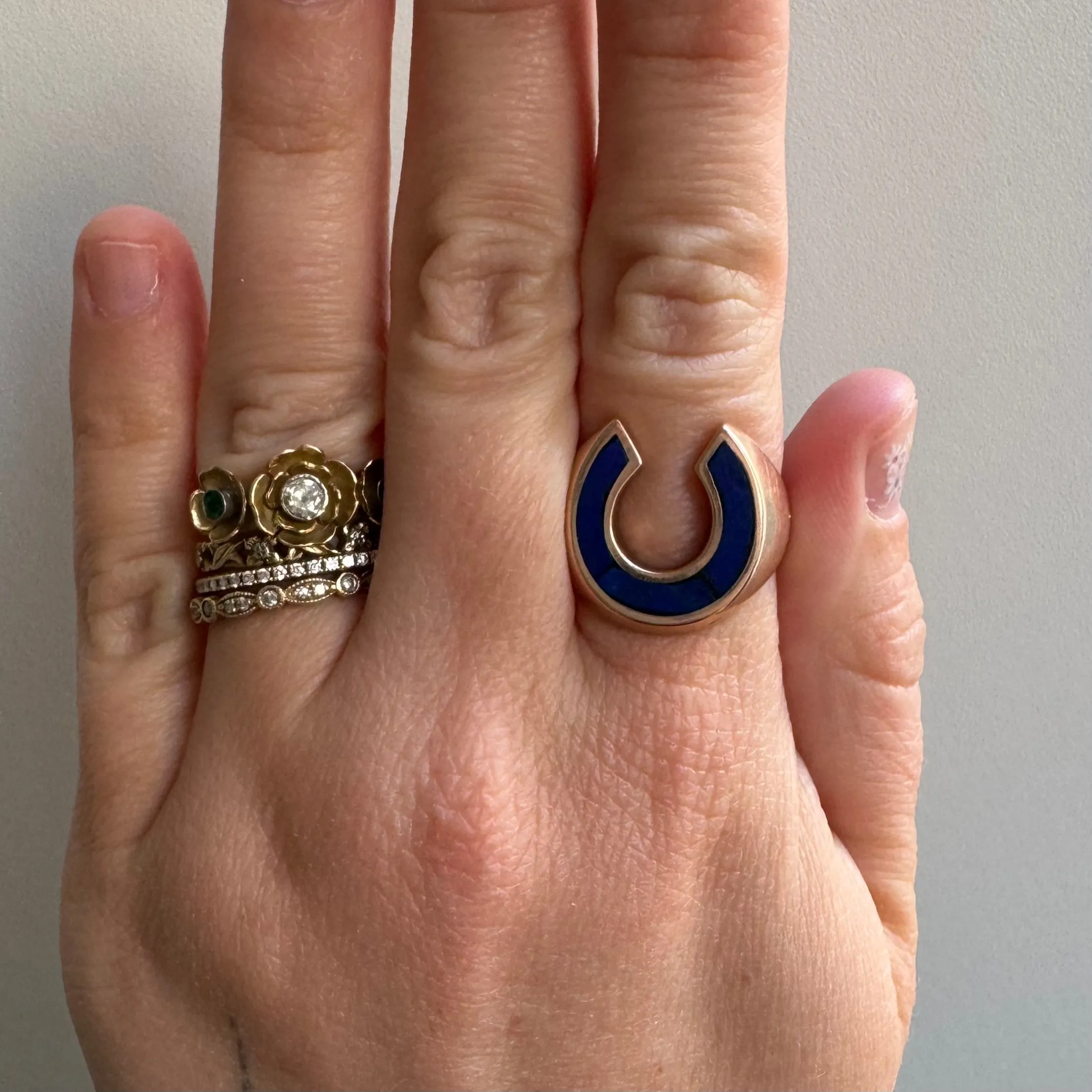 V I N T A G E // significant symbol / 14k rosy yellow gold horseshoe ring with lapis inlay / size 8.25